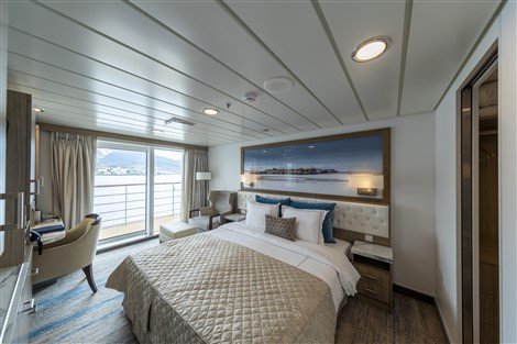 Captain's Suite Greg Mortimer