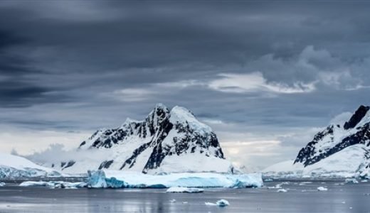 Eisbedeckte Berge; Eisberge