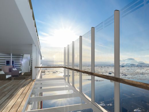 Gläsener Balkon an Bord der Hanseatic Antarktis