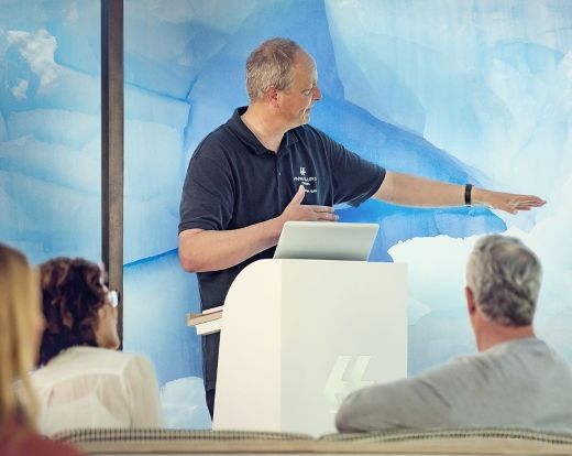 Expeditionsleiter erklärt Antarktis